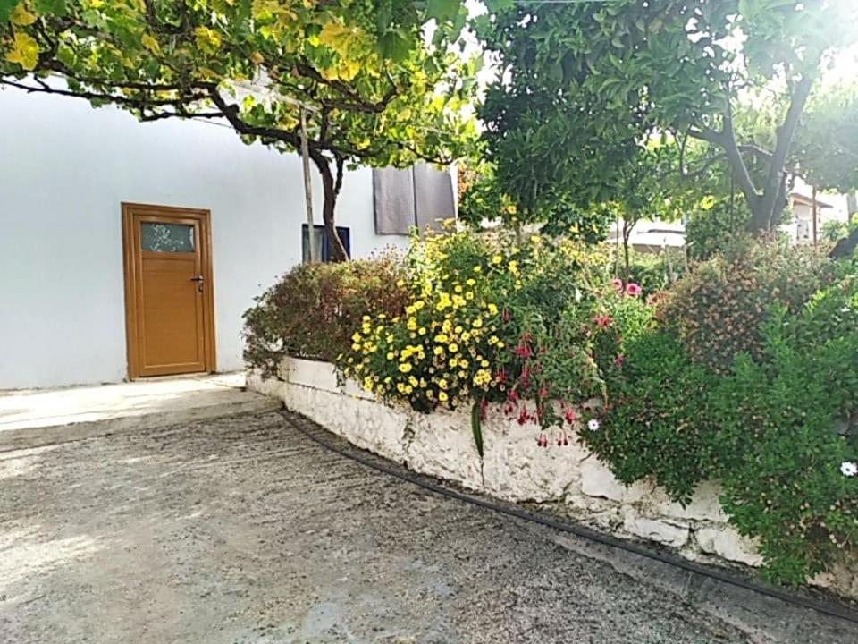 Hako Apartments Sarande Bagian luar foto